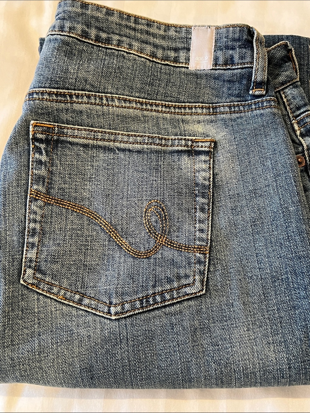 Apt. 9 Women’s Embellished Cuff Denim Capris – Medium Wash – Size 12